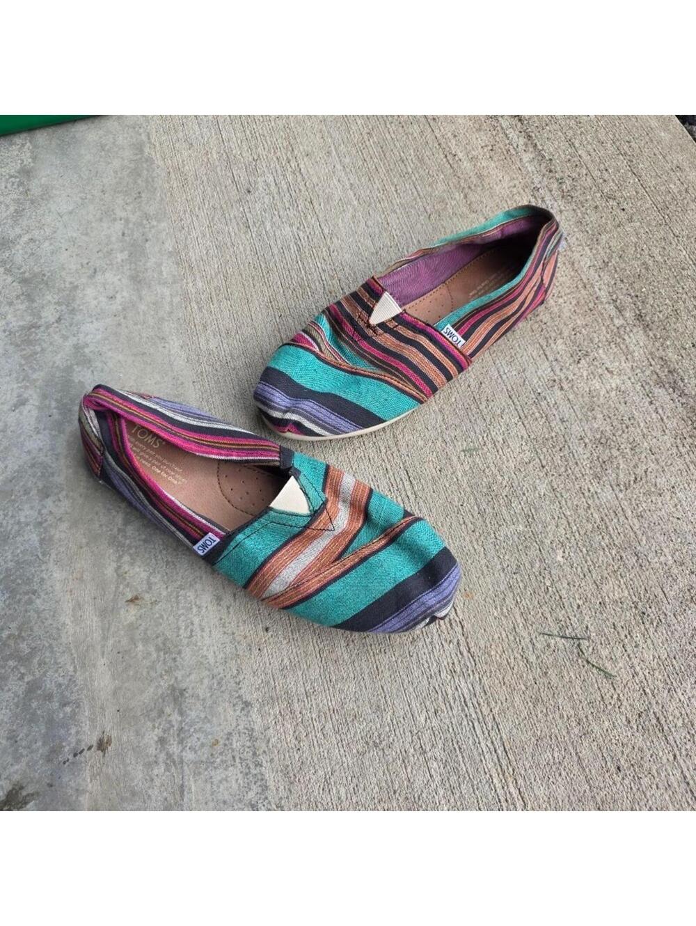 TOMS Classic Striped Canvas Bohemian Slip-on Flats - sz 11